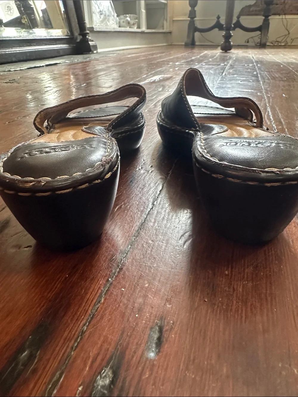 Born Dark Brown Leather Cross-Strap Slide Sandals Size 8